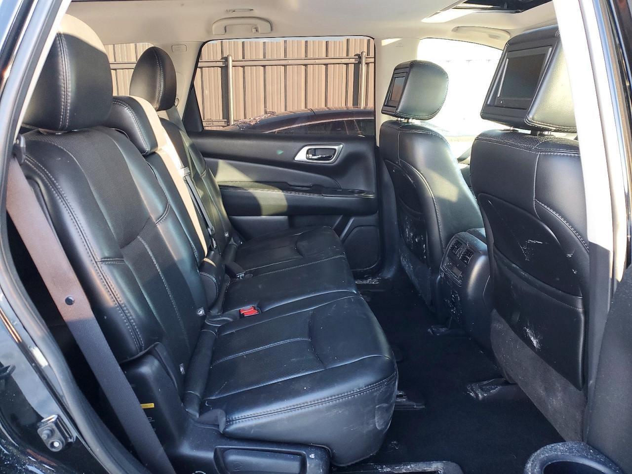 2016 Nissan Pathfinder s