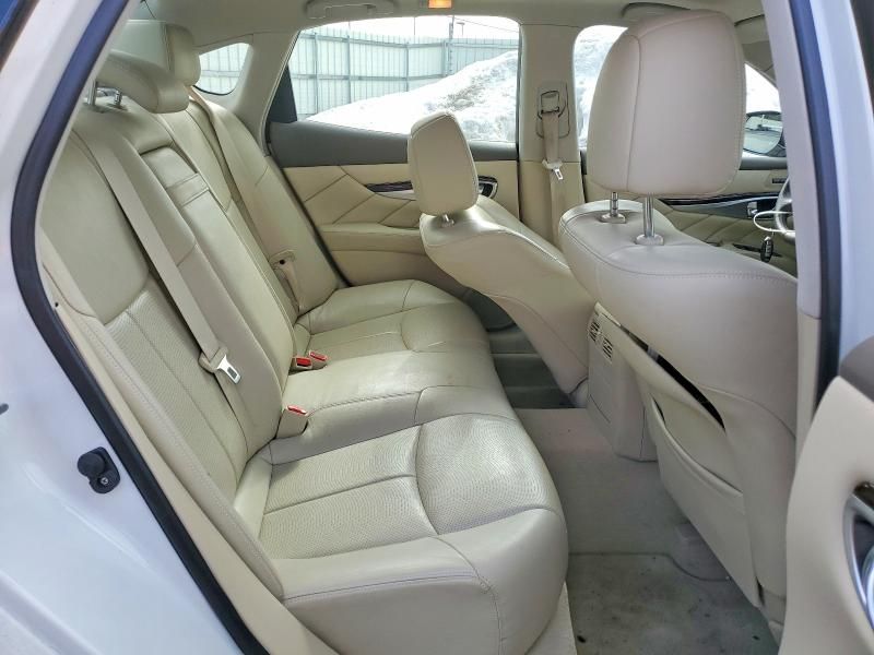 2017 Infiniti Q70 3.7