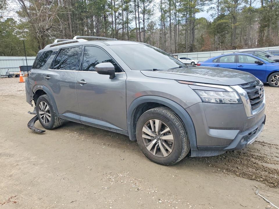 2022 Nissan Pathfinder sl