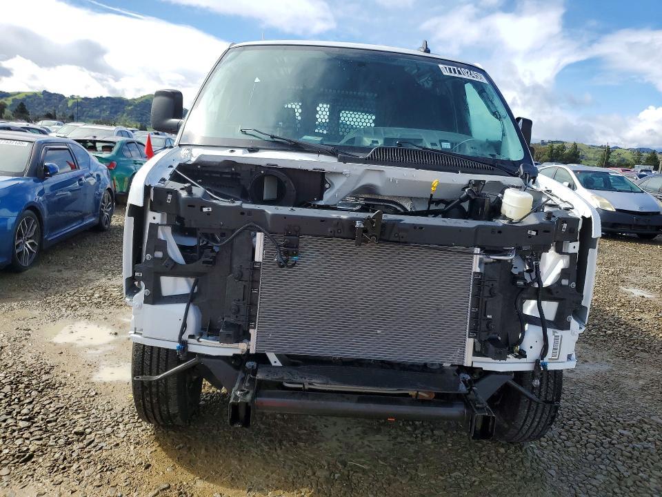 2025 Chevrolet Express G2500
