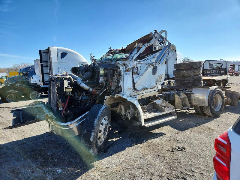 2005 International 9200i Semi Truck