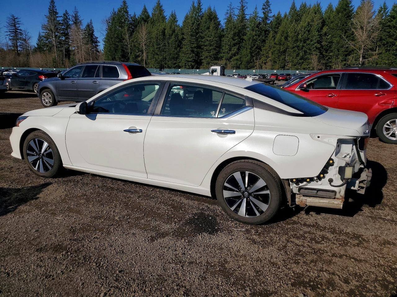 2022 Niss Altima 2.5 sv