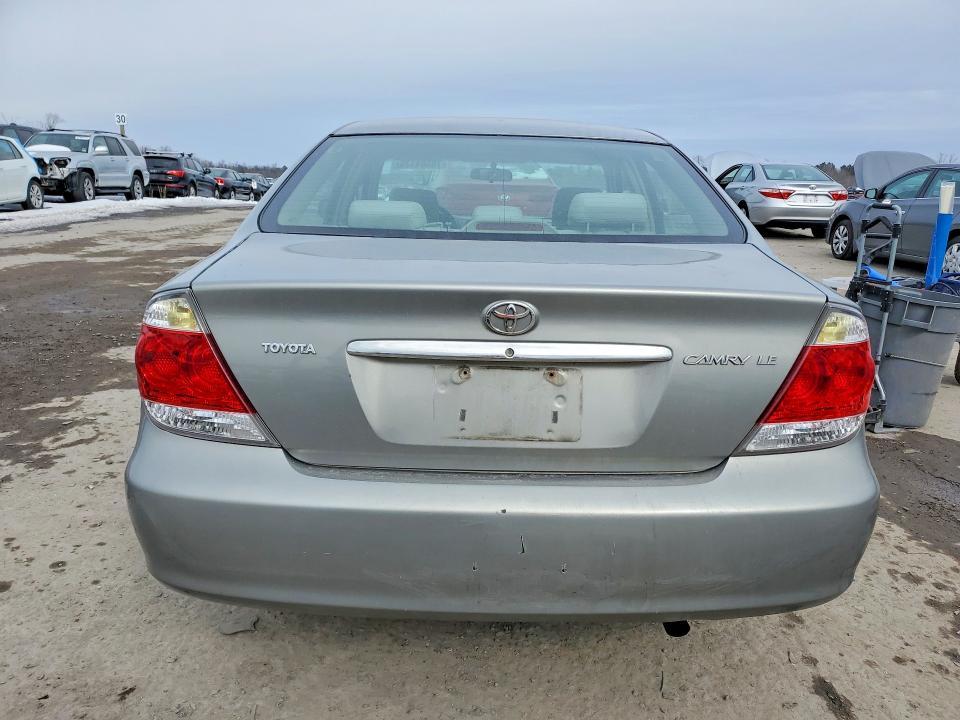 2005 Toyota Camry le