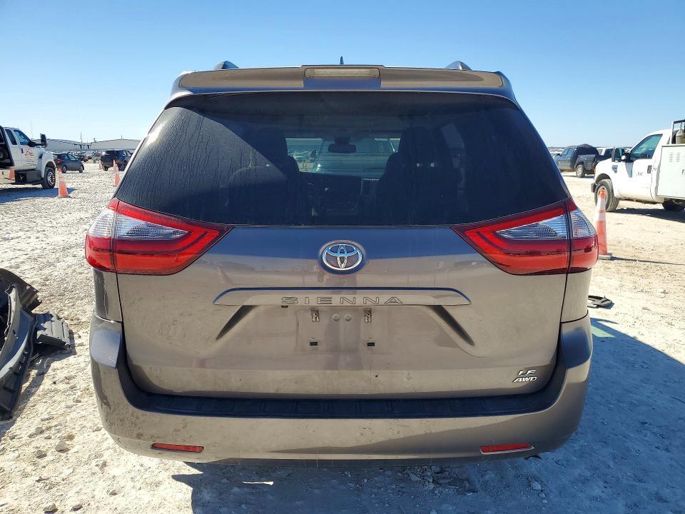 2020 Toyota Sienna le