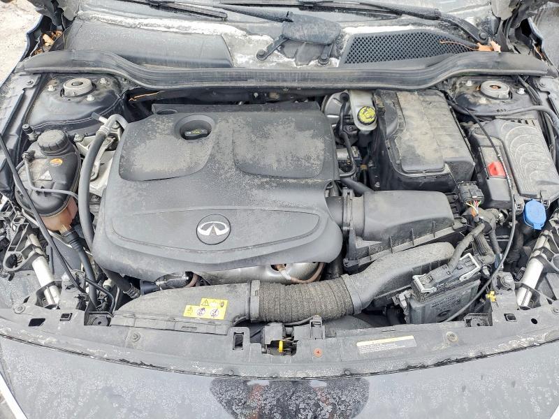 2018 Infinity Qx30