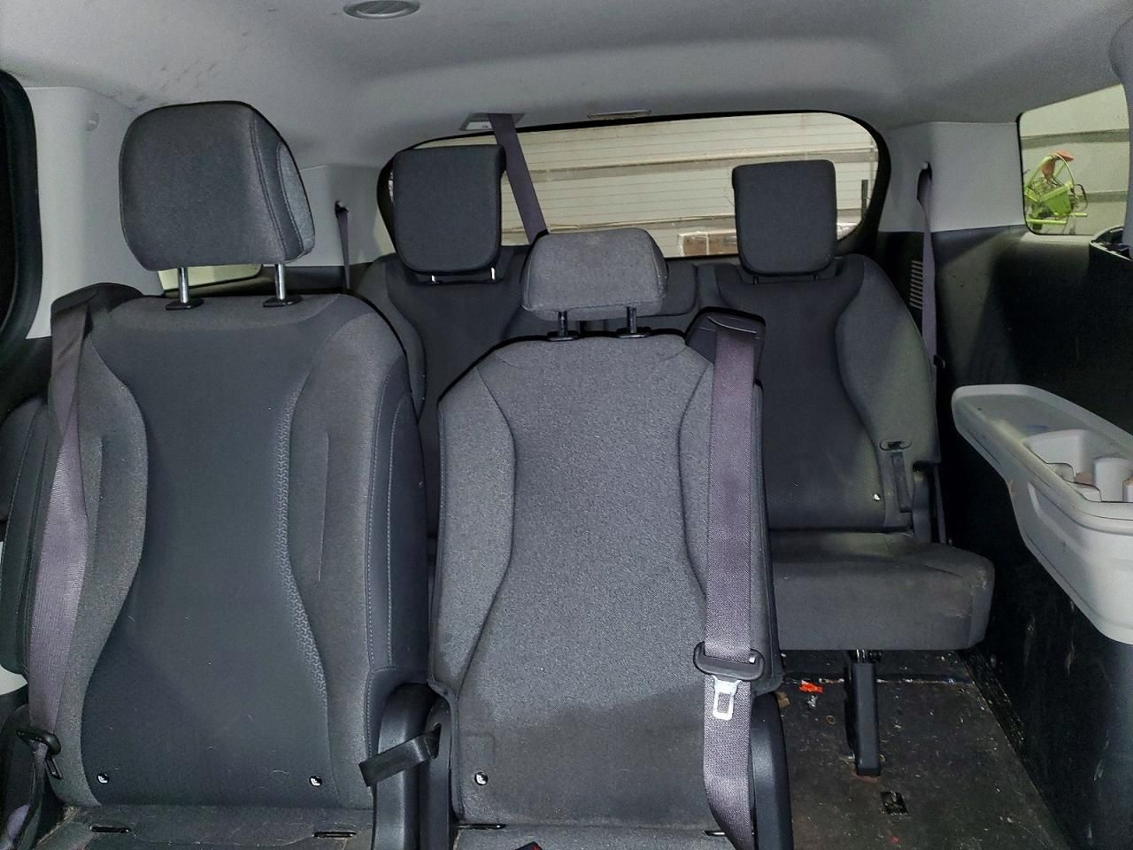 2023 KIA Carnival lx