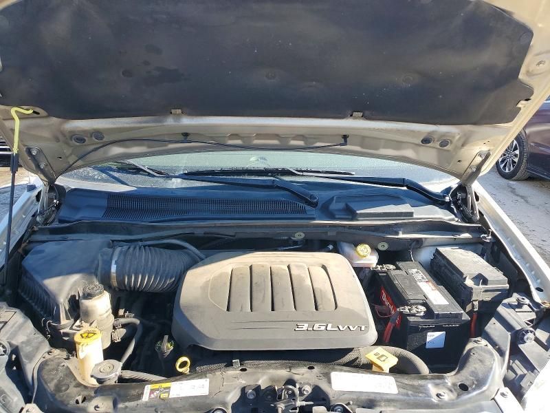 2015 Chrysler Town & Country Touring l