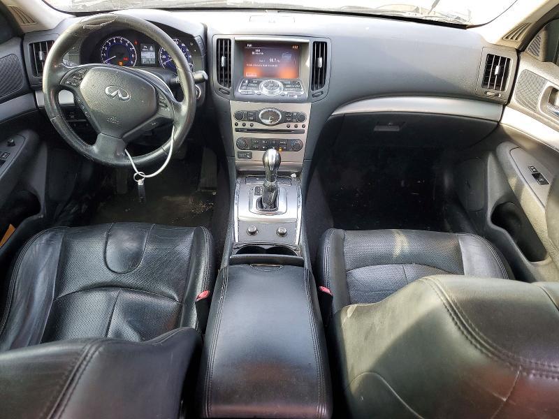 2015 Infinity Q40