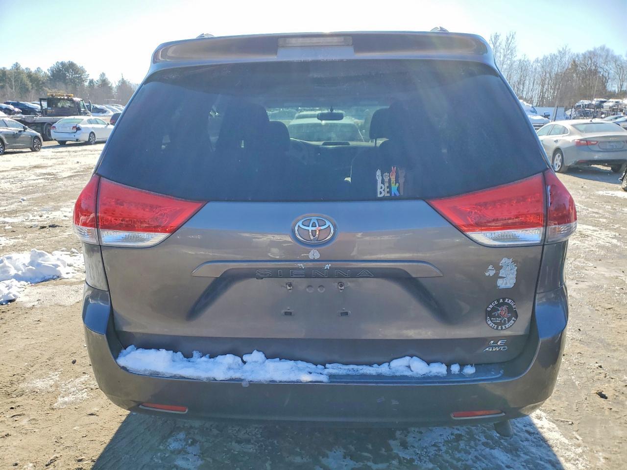 2011 Toyota Sienna le