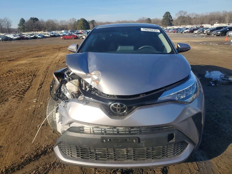 2020 Toyota C-hr xle