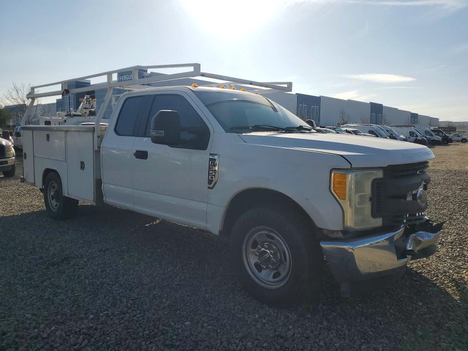 2017 Ford F350 Super Duty Utility / Service Truck