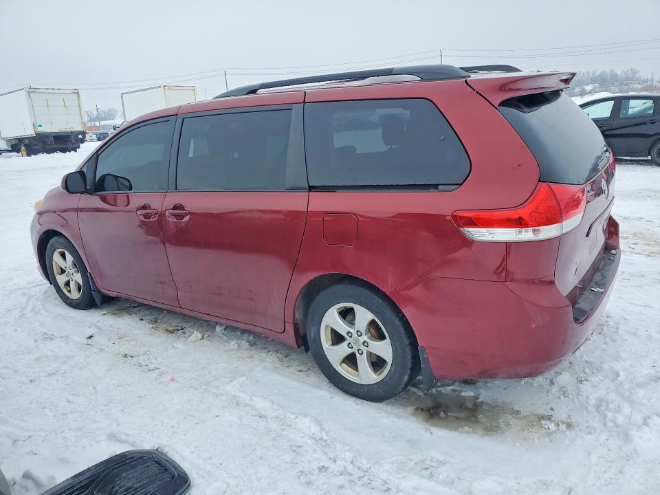 2012 Toyota Sienna le