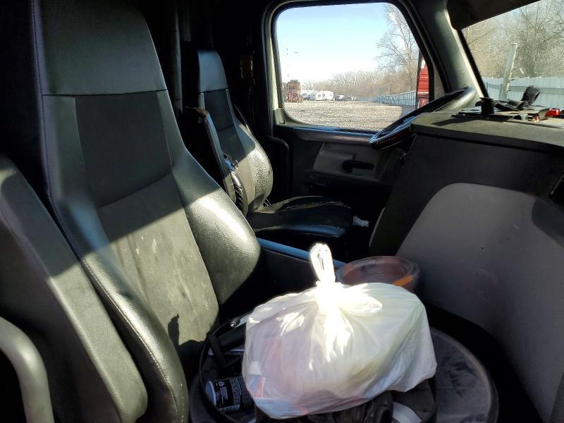 2020 Freigliner 2020 Freightliner Cascadia 126 Semi Truck