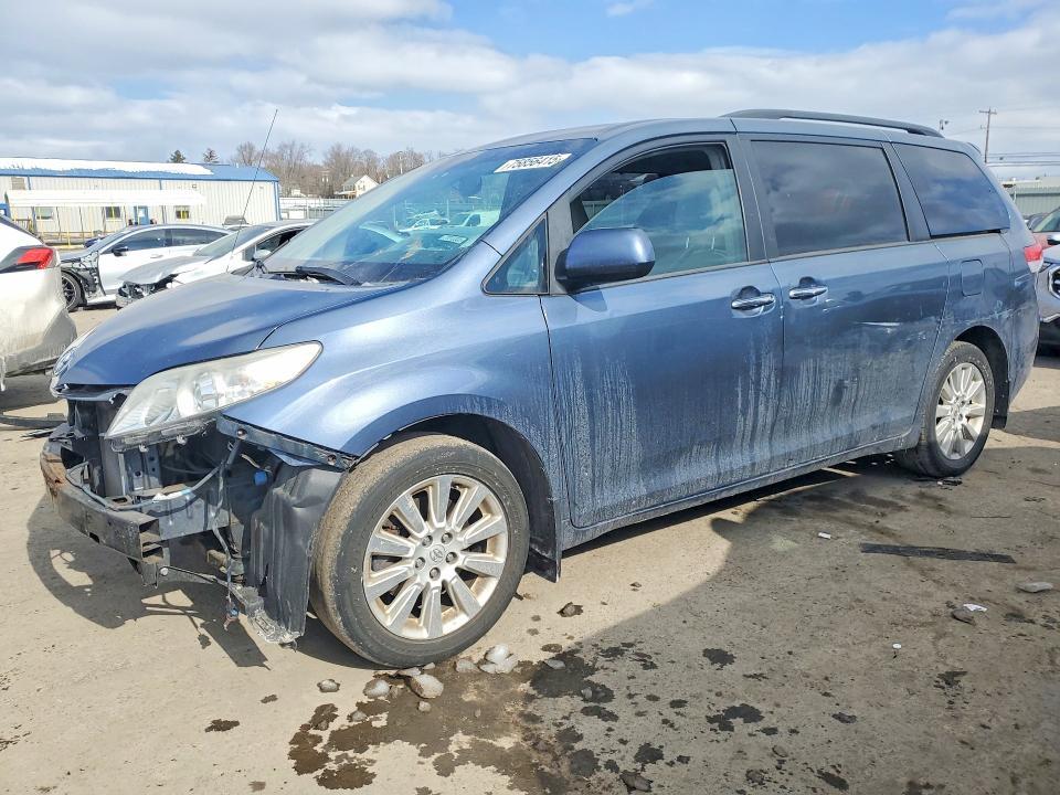 2014 Toyota Sienna xle