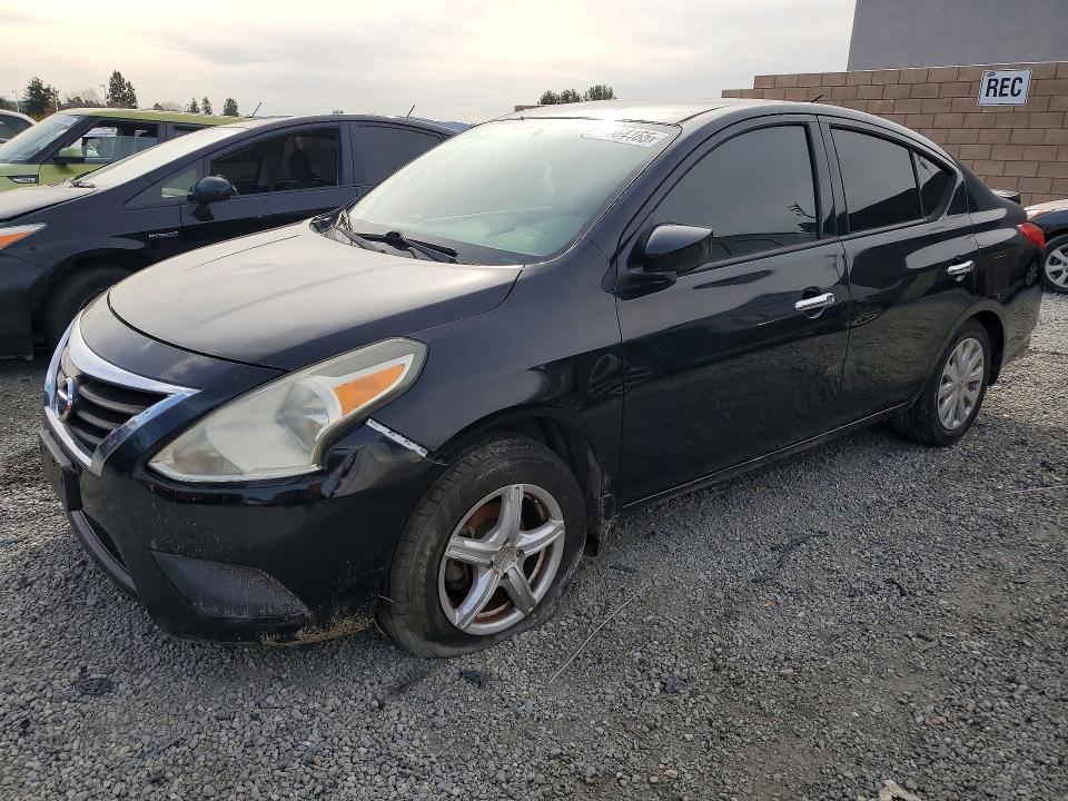 2015 Nissan Versa s
