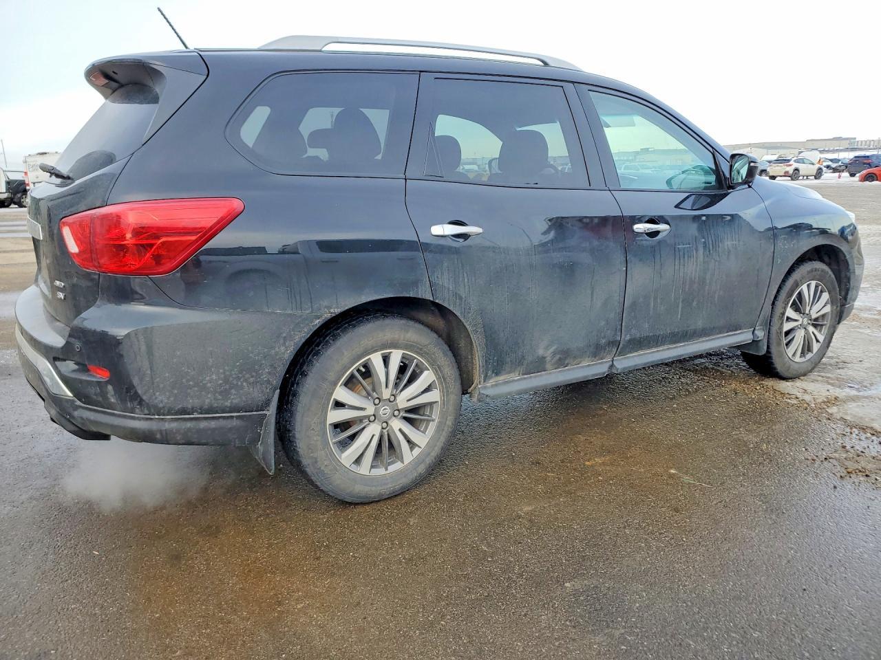 2018 Nissan Pathfinder s