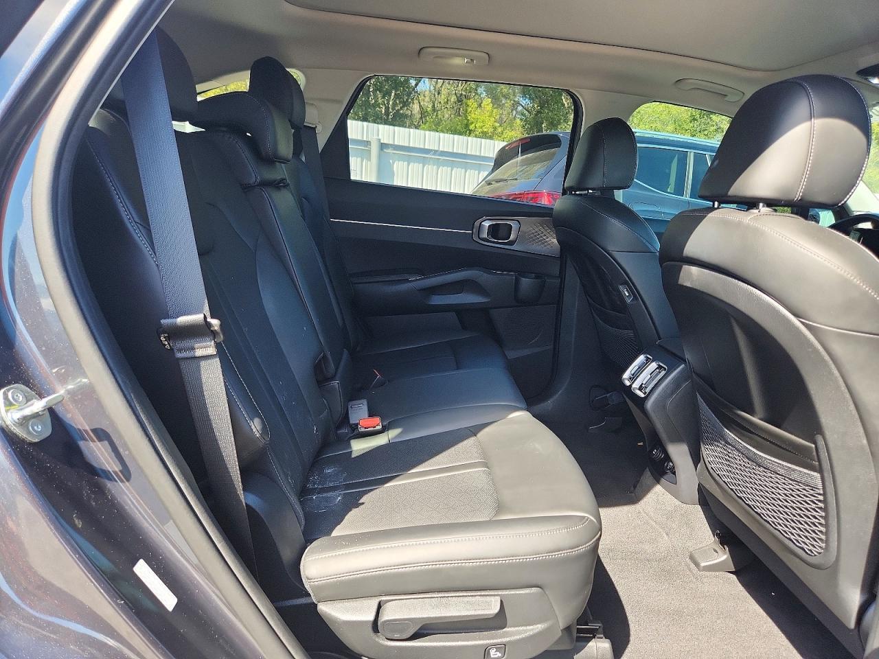 2023 KIA Sorento s