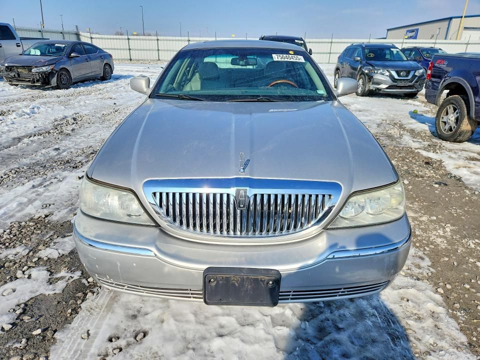 2007 Lincoln Town car Signature Limited