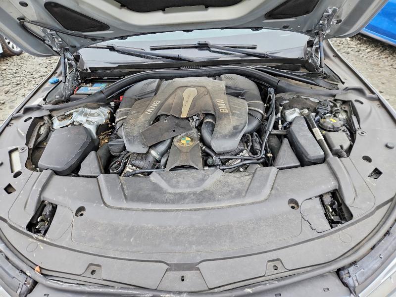 2016 BMW 750 xi