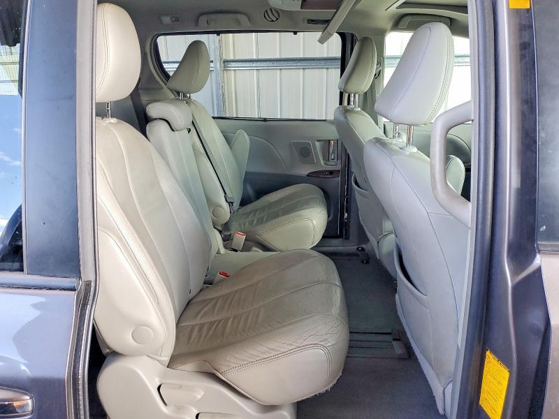 2014 Toyota Sienna xle