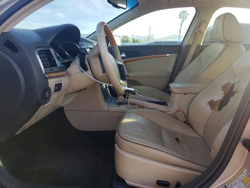 2010 Lincoln Townhouse MKZ