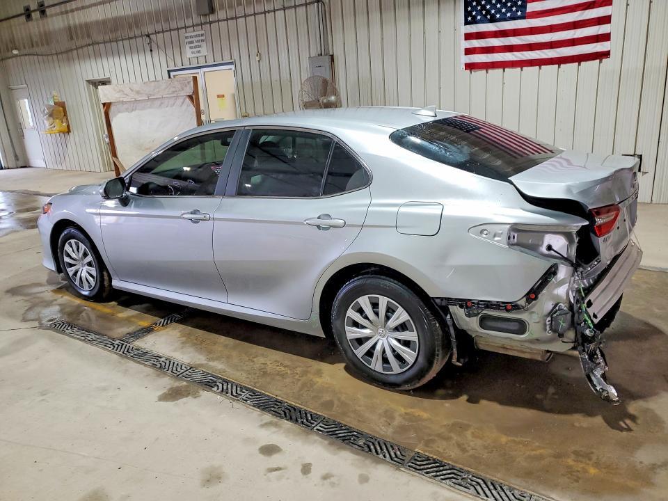 2021 Toyota Camry le
