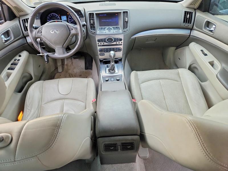 2015 Infinity Q40