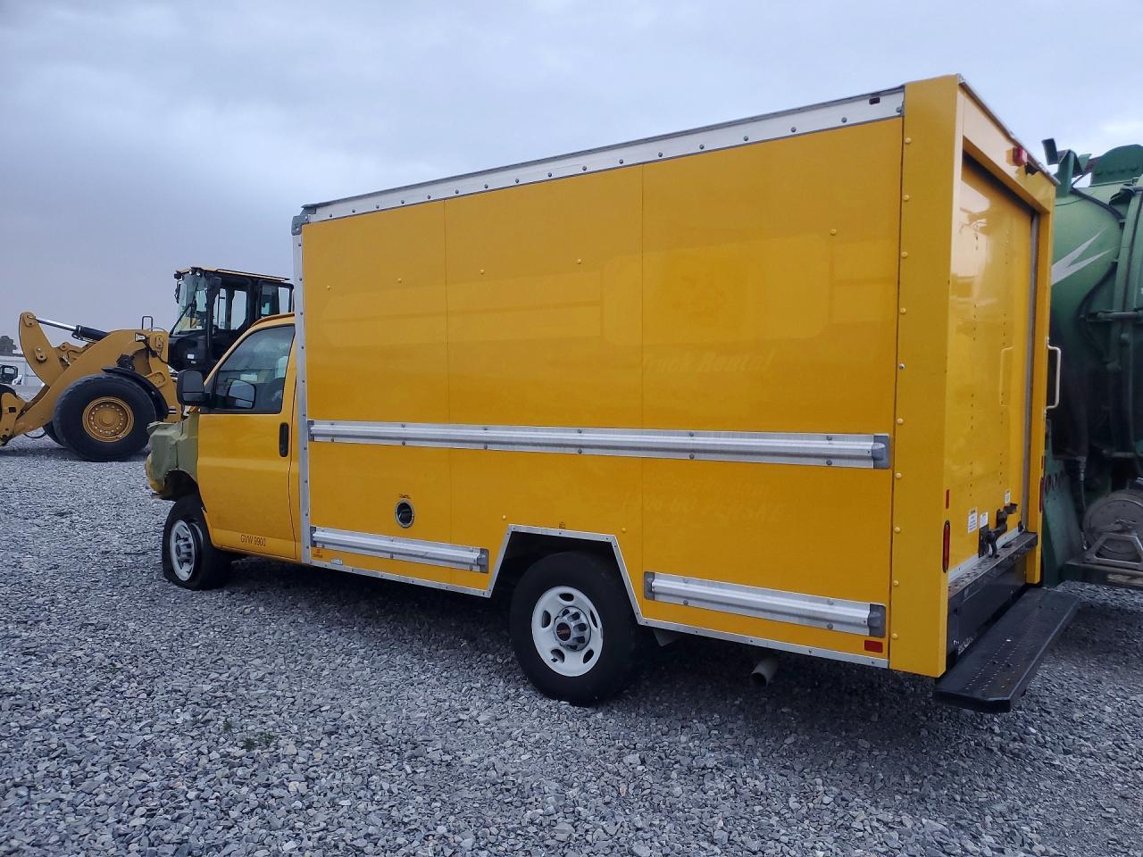 2023 GMC Savana BOX Truck