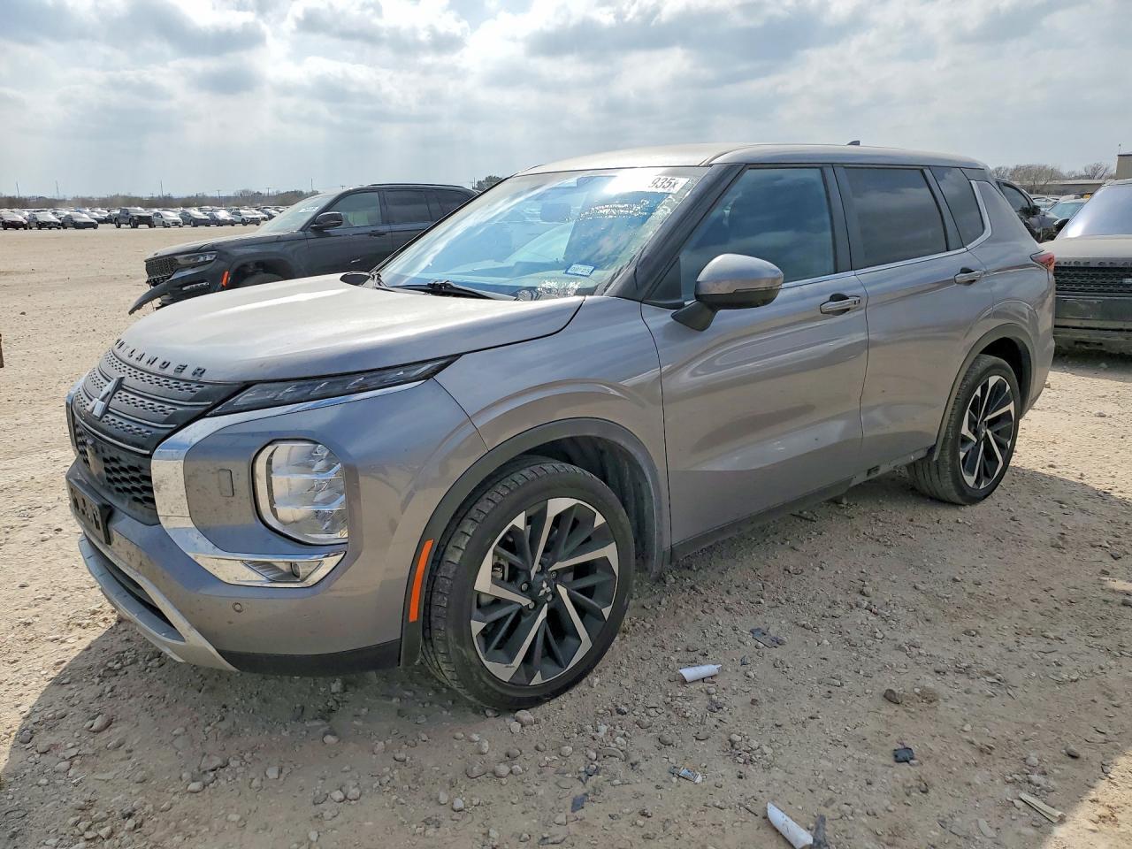 2022 Mitsubishi Outlander se