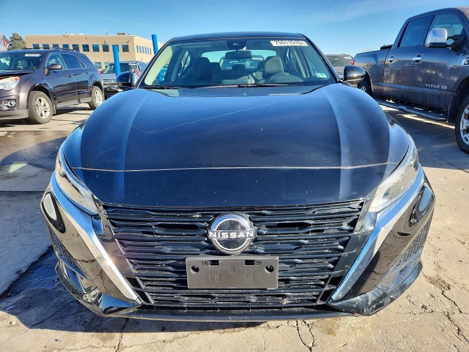 2023 Nissan Altima sv