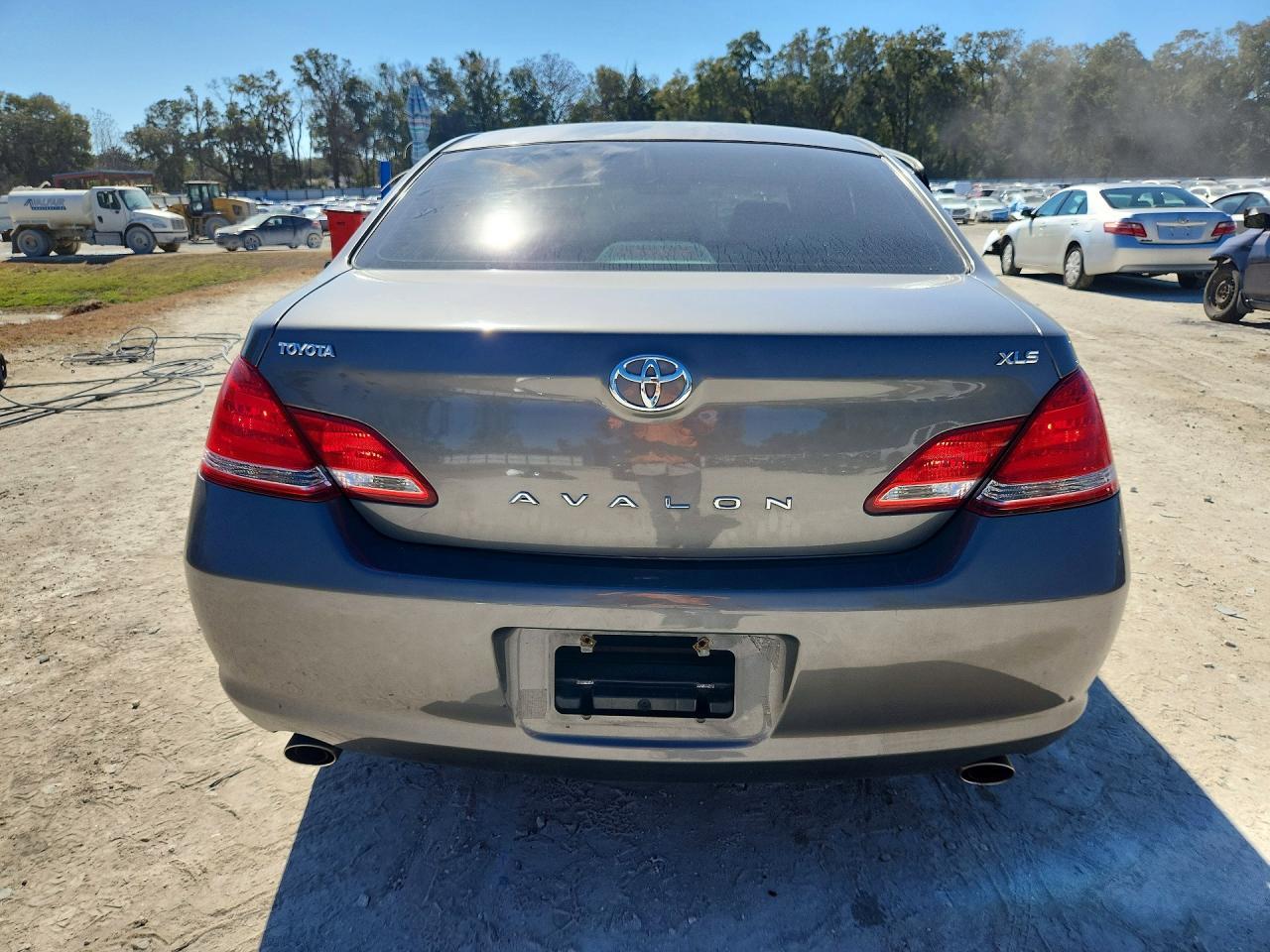 2005 Toyota Avalon xl