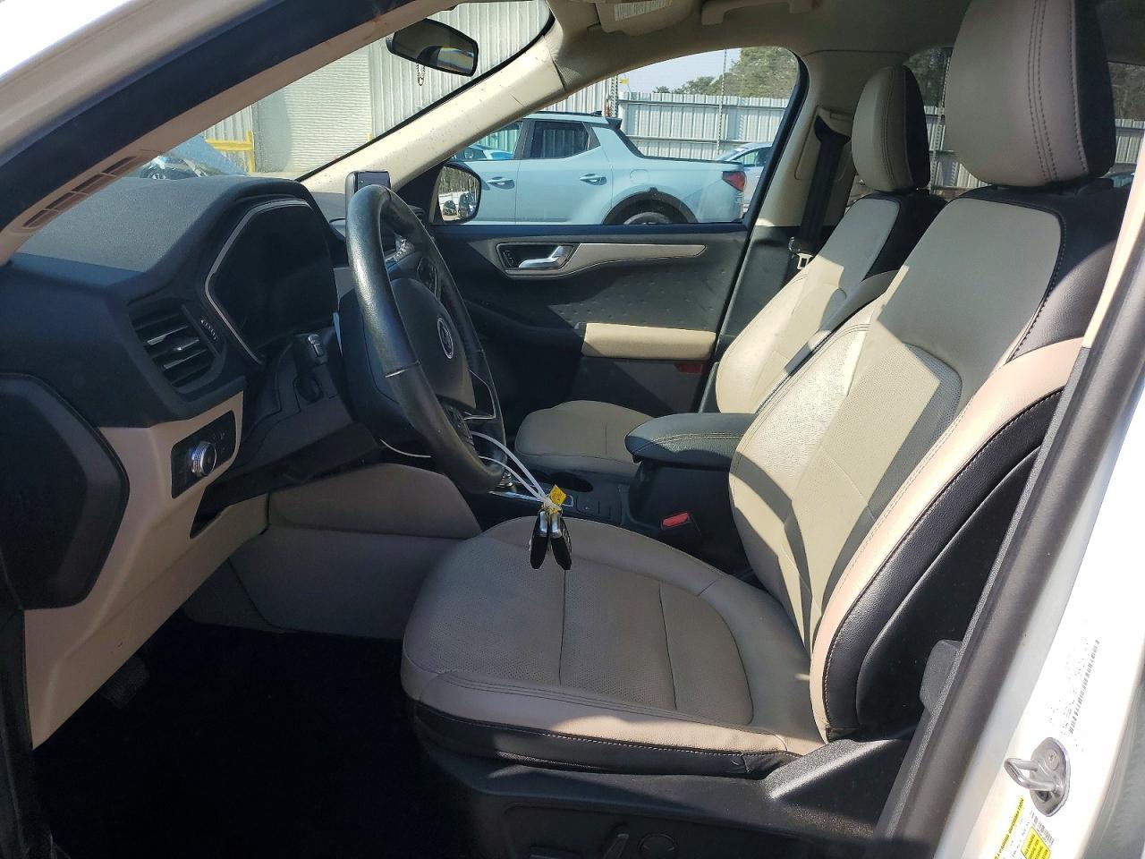 2020 Ford Escape sel