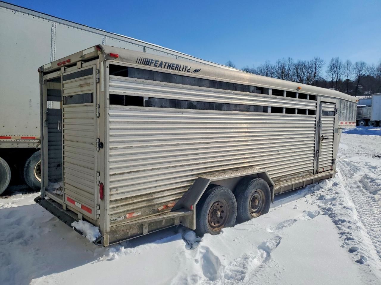 1998 Featherlite Mfg Inc 1998 Featherlite Horse Trailer