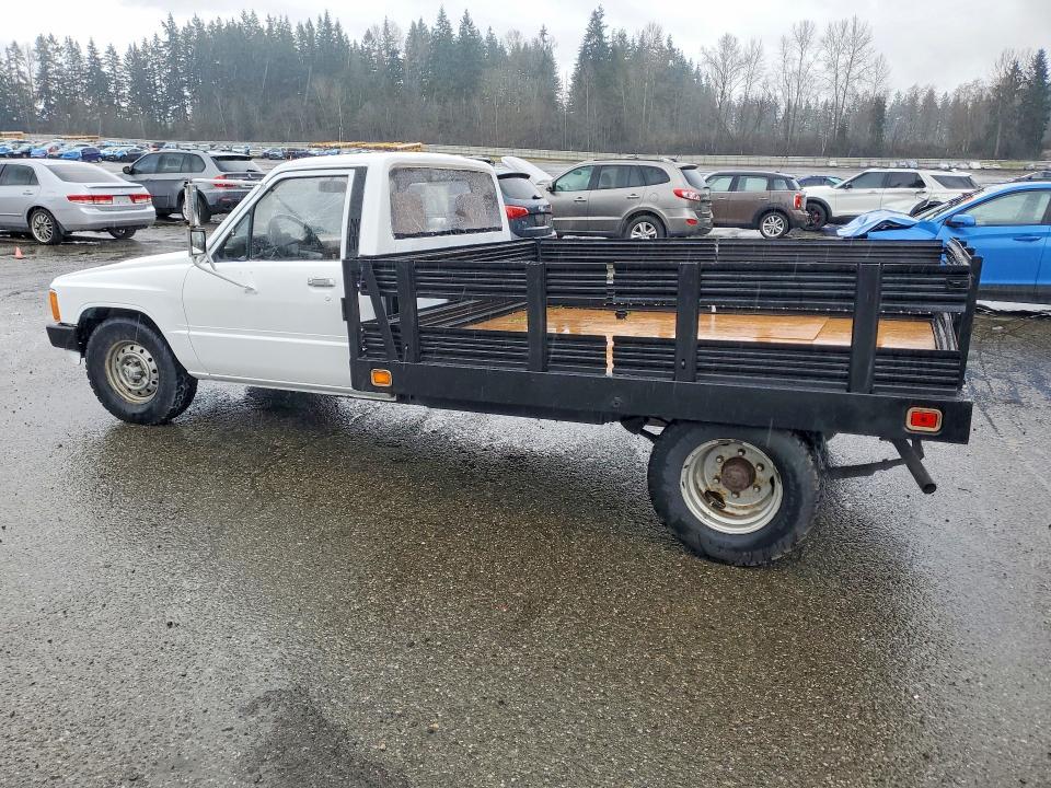 1984 Toyota Pickup Commercial / Camper RN55
