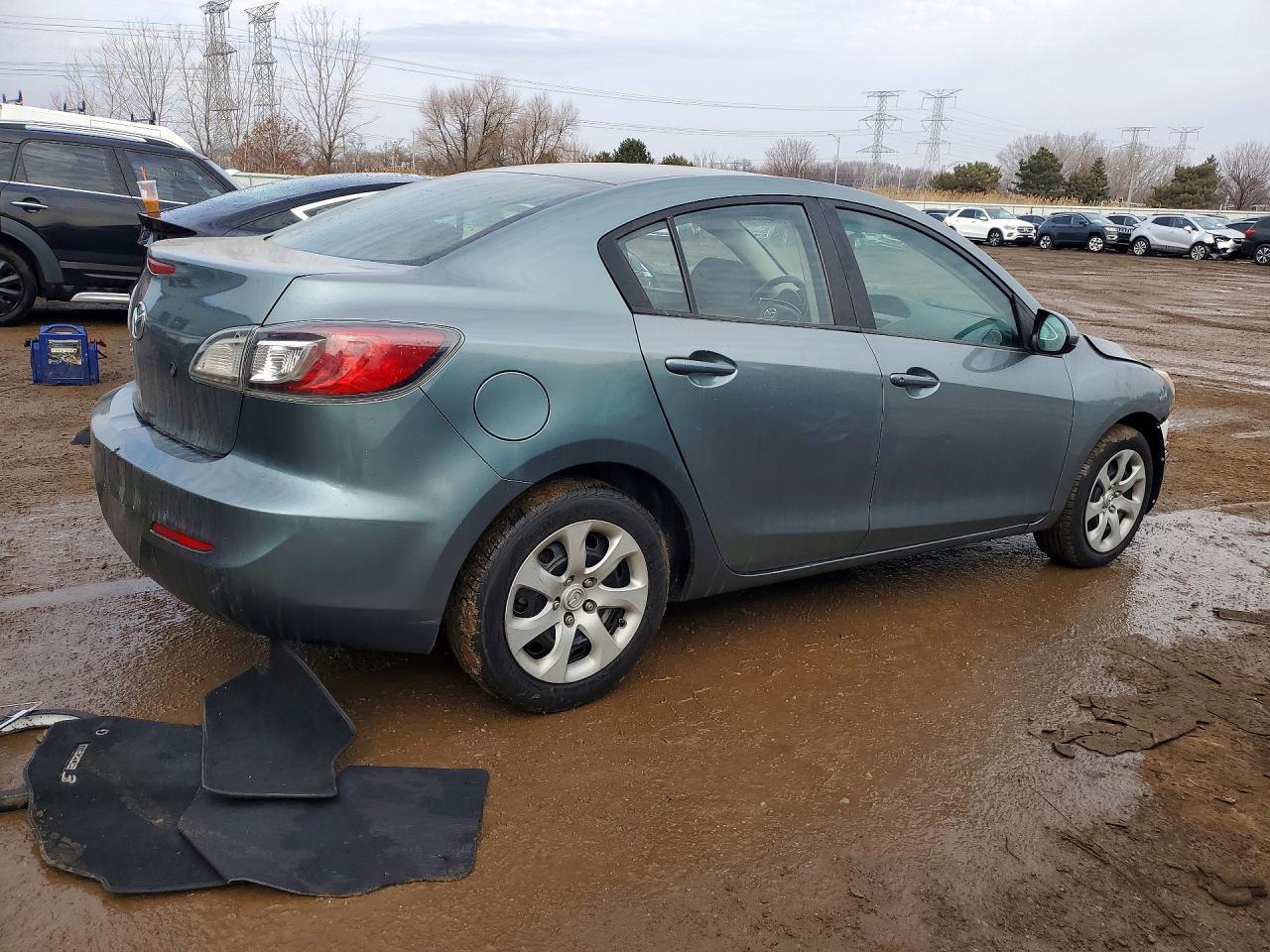 2013 Mazda 3 I