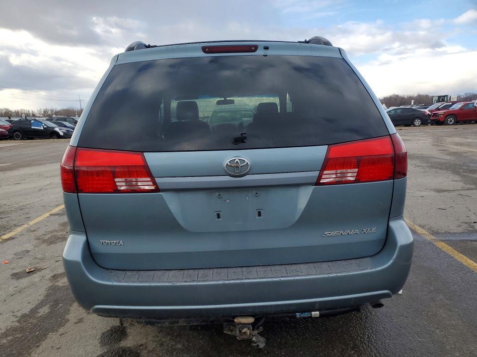 2004 Toyota Sienna xle 7 Passenger