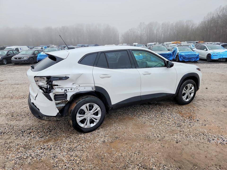 2025 Chevrolet Trax ls