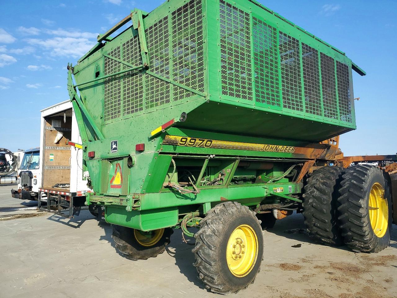 2000 John Deere COM-Cotton Picker