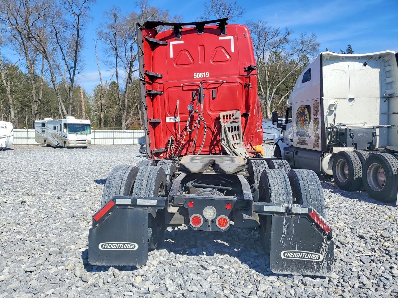 2025 Freightliner Cascadia 126