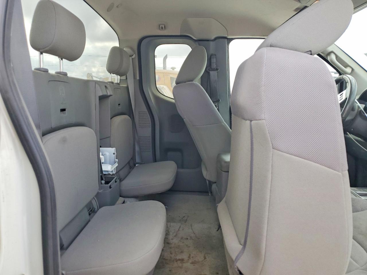 2015 Nissan Frontier S