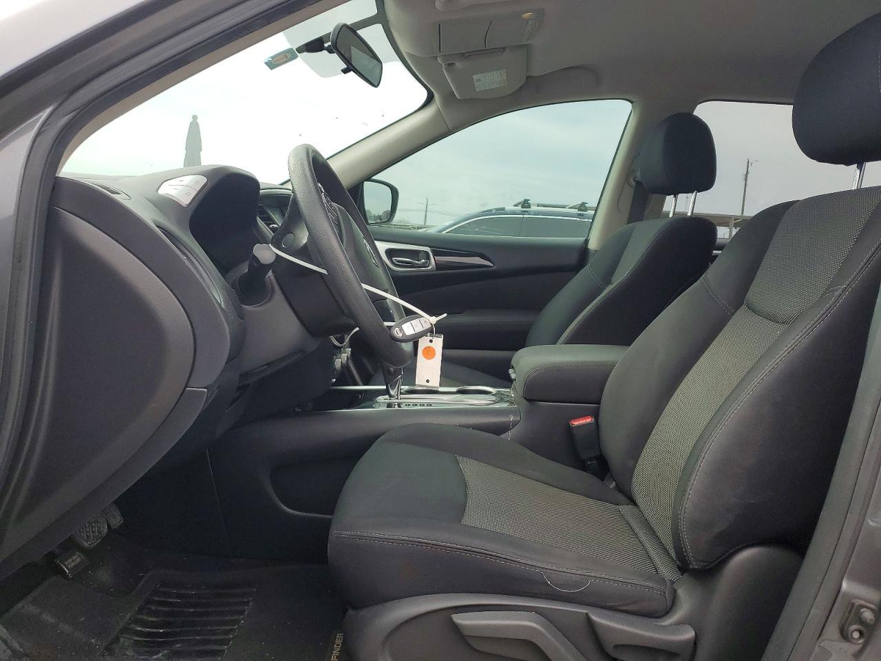 2017 Nissan Pathfinder s