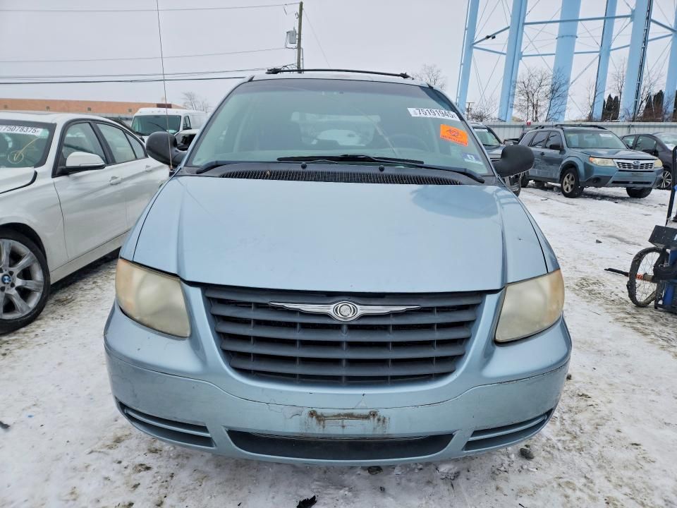 2005 Chrysler Town & Country
