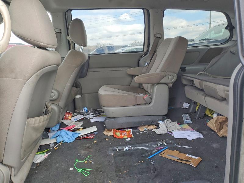 2012 KIA Sedona lx