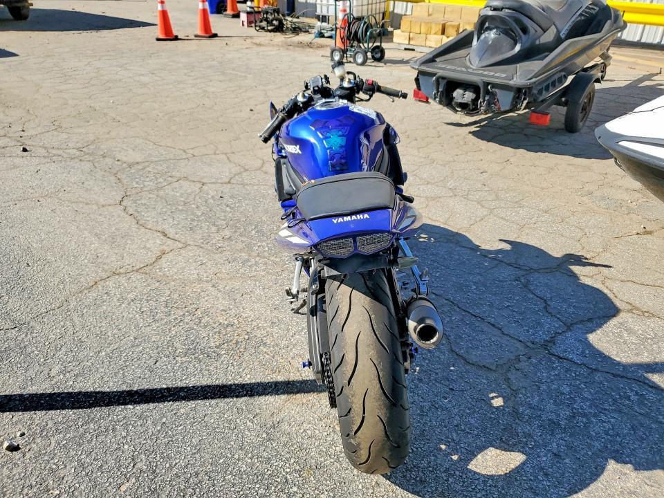 2005 Yamaha Yzfr6 l