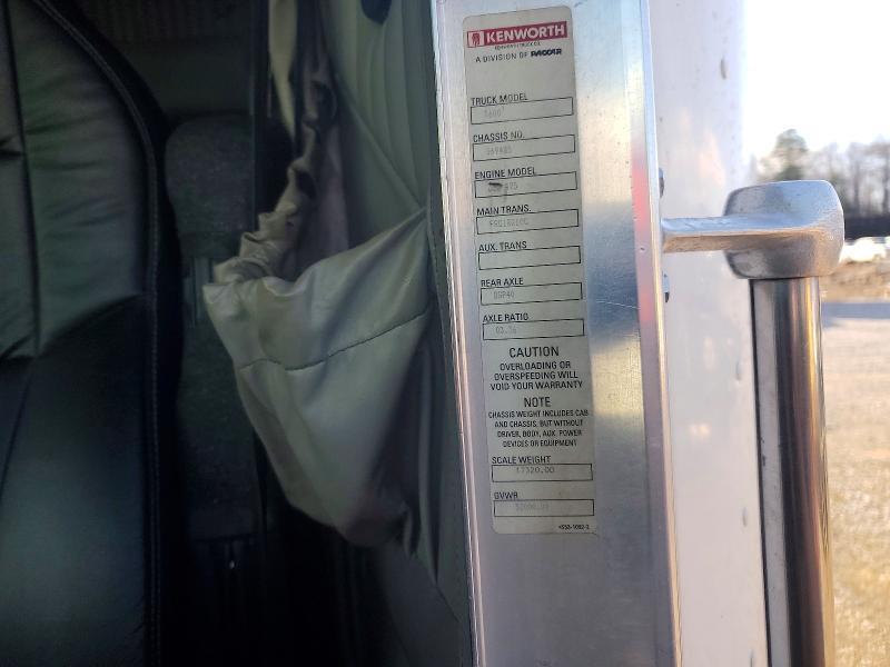 2005 Kenworth T600 Semi Truck