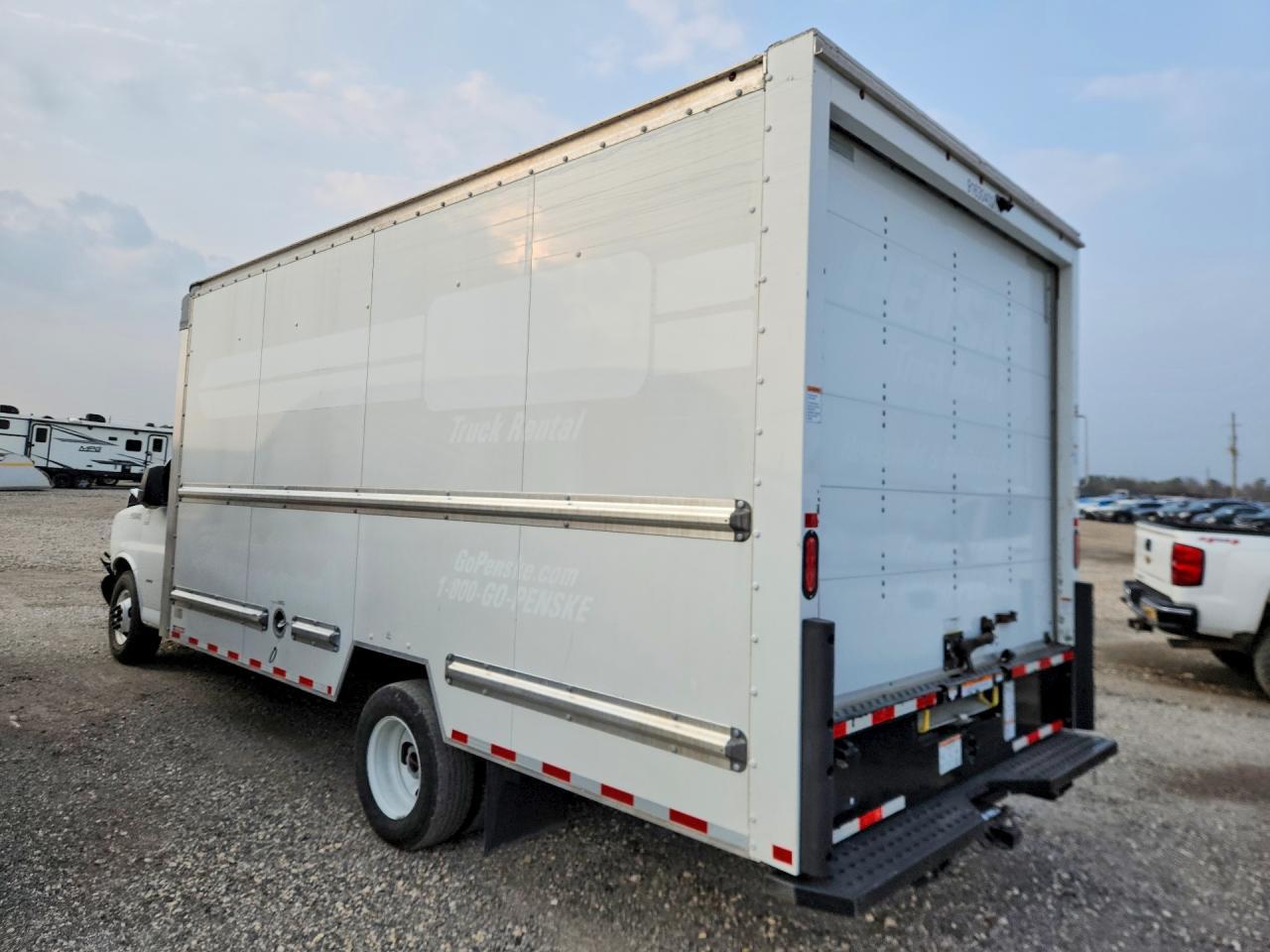 2023 GMC Savana BOX Truck