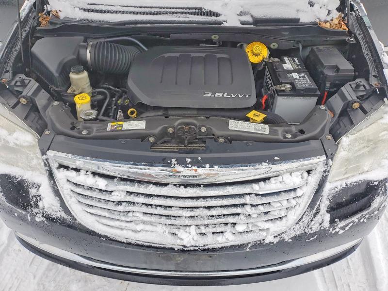 2014 Chrysler Town & Country Touring l