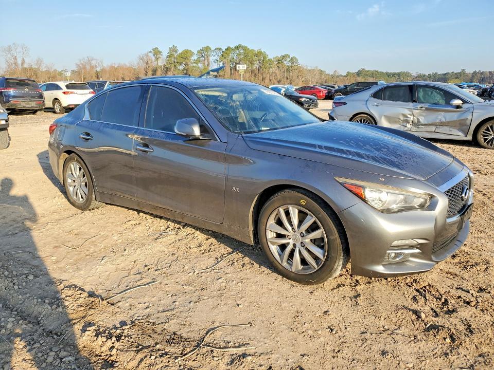 2015 Infiniti Q50 Premium