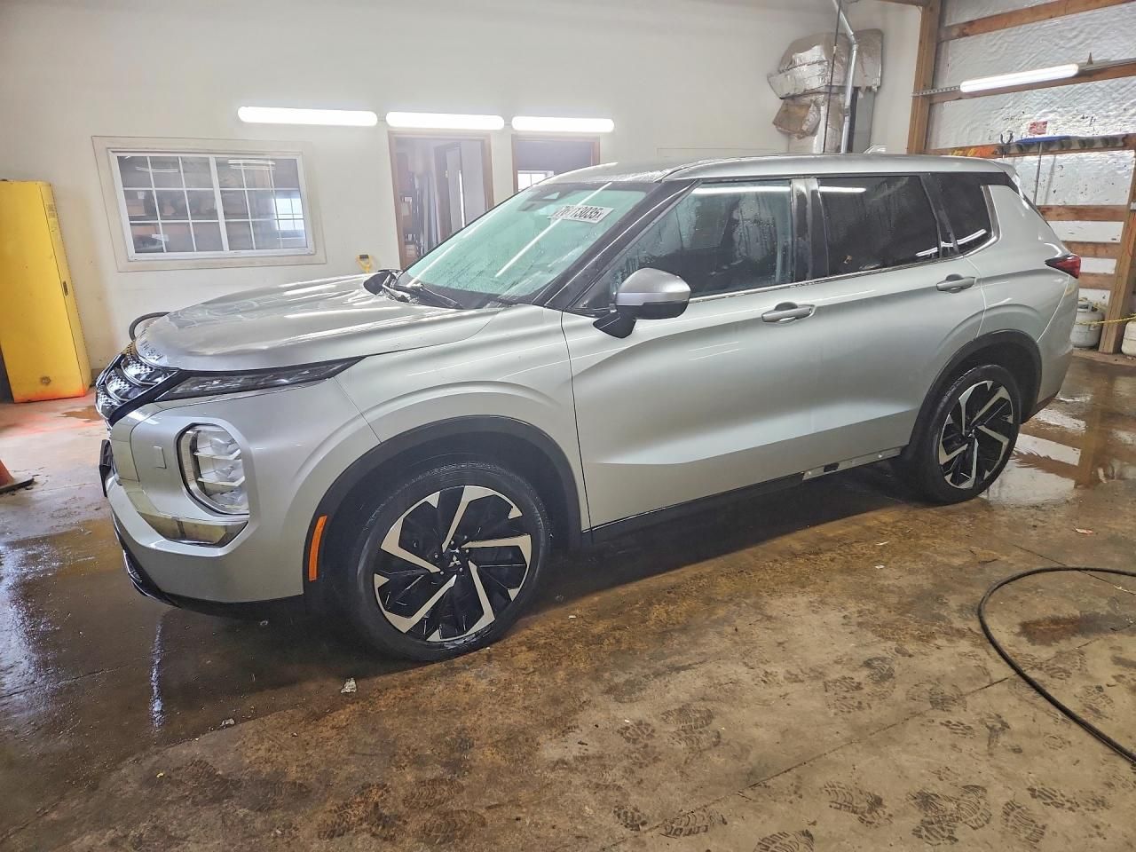 2022 Mitsubishi Outlander es