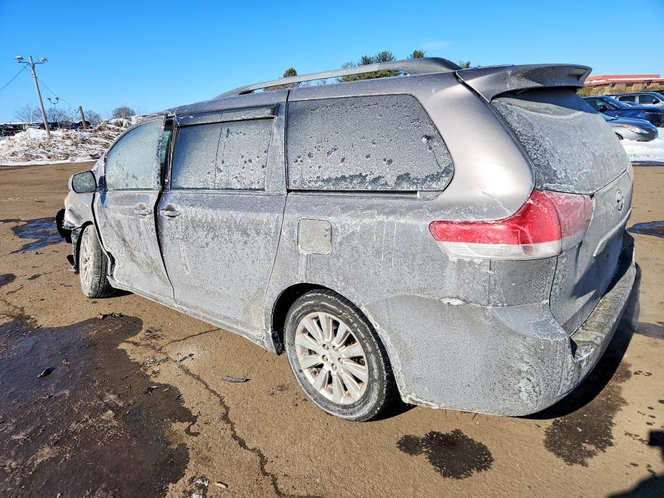 2011 Toyota Sienna xle